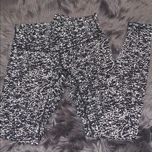 Black and White Lululemon Leggings